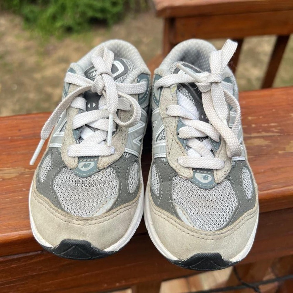 New Balance Youth 8 990 v6 Gray White Unisex Running Play Casual Sneakers
